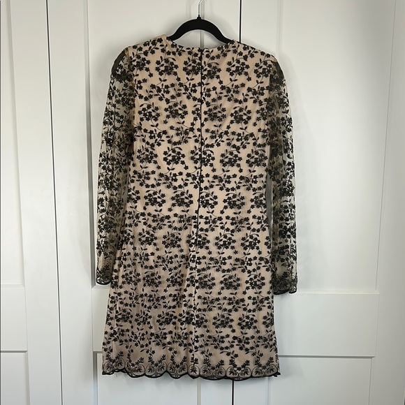 Betsy Johnson | Beige & Black Floral Embroidered Lace Dress | 6 - Picture 4 of 7